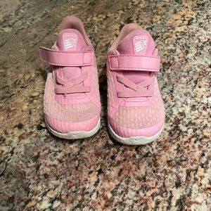 Nike toddler girl sneakers size 5